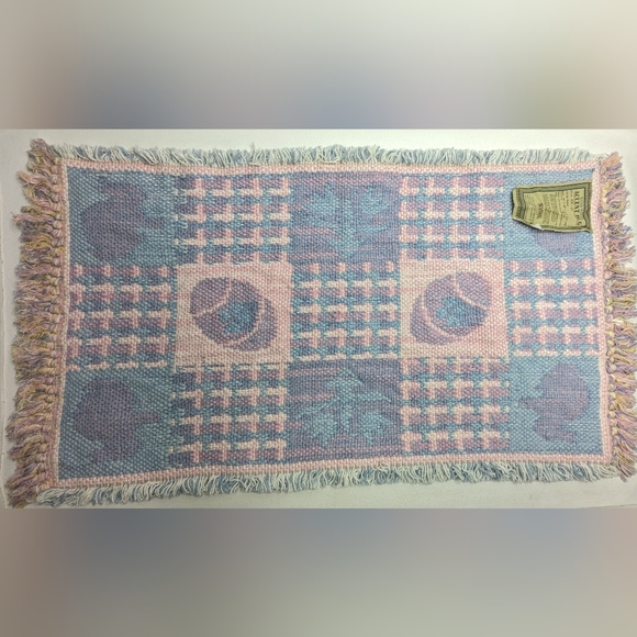 Vintage 1997 Hand Woven Easter Throw Rug 20" × 40" pastels N-1 - Picture 3 of 3